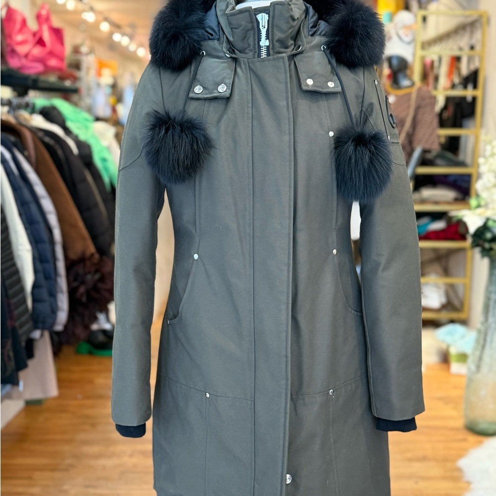 Moose Knuckles Fur Trim Down Parka -olive green